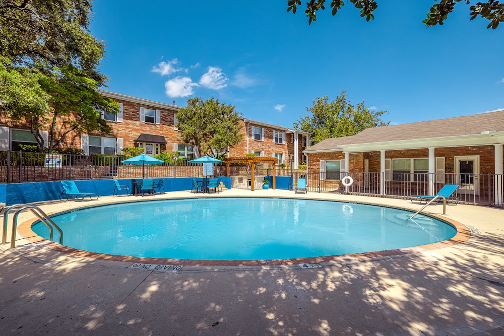 The Colony Uptown Apartments