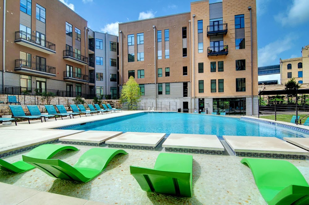 River House Apartments