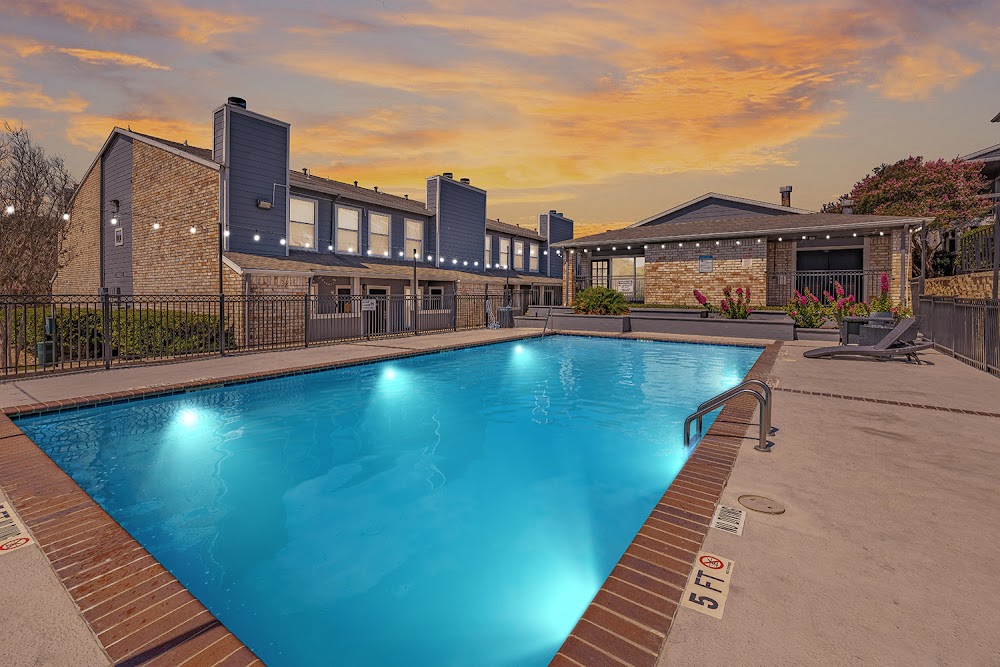Silver Creek Apartments
