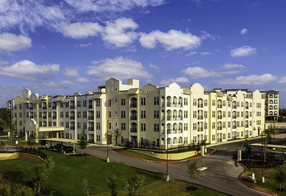 Dolce Vita Cibolo Canyons Apartments