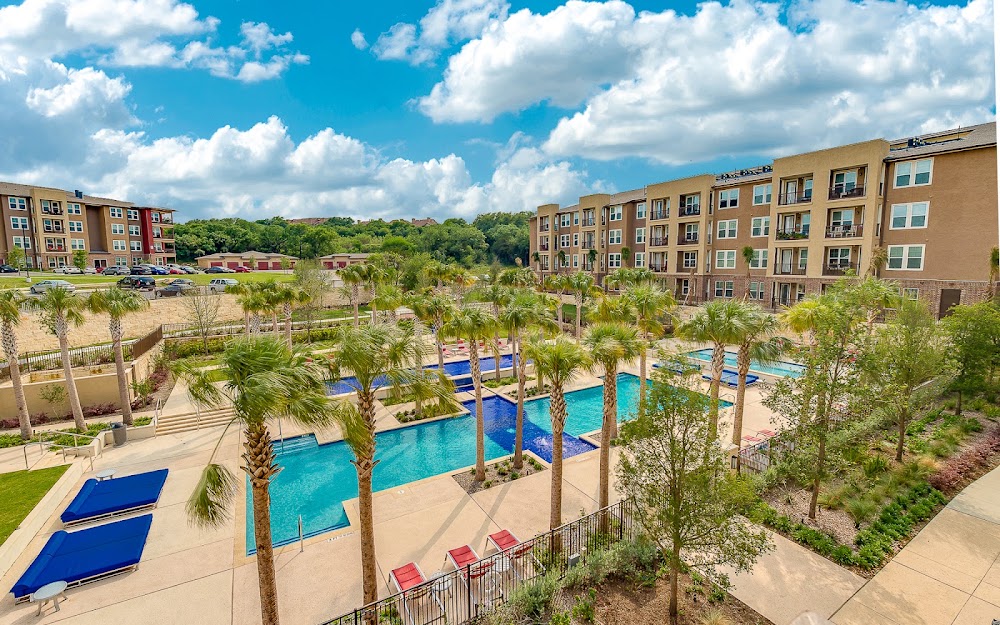 The Vance at Huebner Oaks Apartment Homes